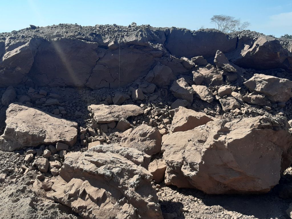 Uso de explosivos pirotécnicos de baja intensidad 3